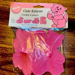 Vintage Never Opened Wilton Cute Kittens Cookie Cutters set of 4 (1990)